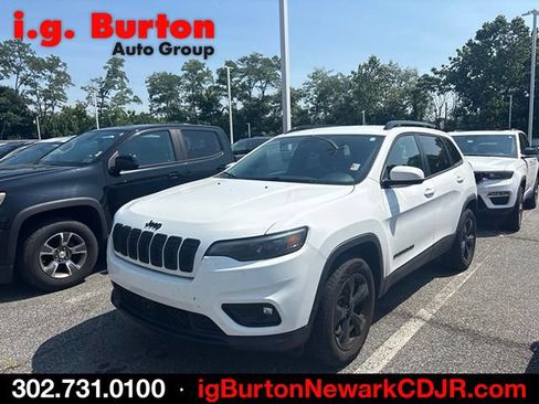 Used 2021 Jeep Cherokee Latitude Plus AWD/4WD image 3