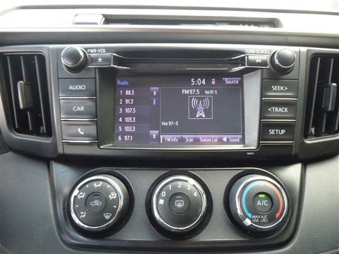 Used 2018 Toyota RAV4 LE w/ Carpet Mat Package AWD/4WD image 13