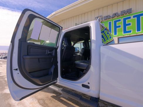 Used 2024 RAM 2500 Tradesman w/ Chrome Appearance Group image 26