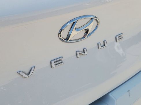 Used 2023 Hyundai Venue SEL FWD image 28