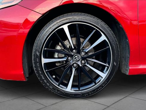 Used 2019 Toyota Camry XSE image 10