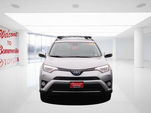 Certified 2018 Toyota RAV4 Limited image 4