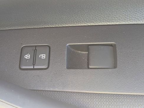 Certified 2025 Toyota Corolla LE FWD image 31