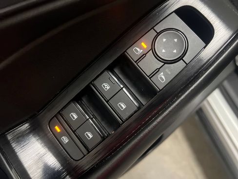 Used 2024 Nissan Rogue S FWD image 12