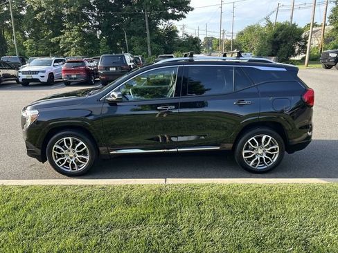 Used 2024 GMC Terrain Denali AWD/4WD image 5