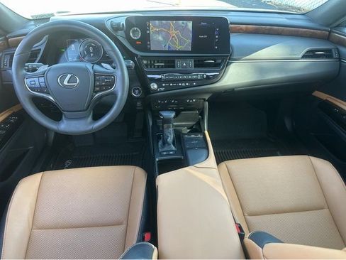 Used 2022 Lexus ES 300h w/ Premium Package image 7