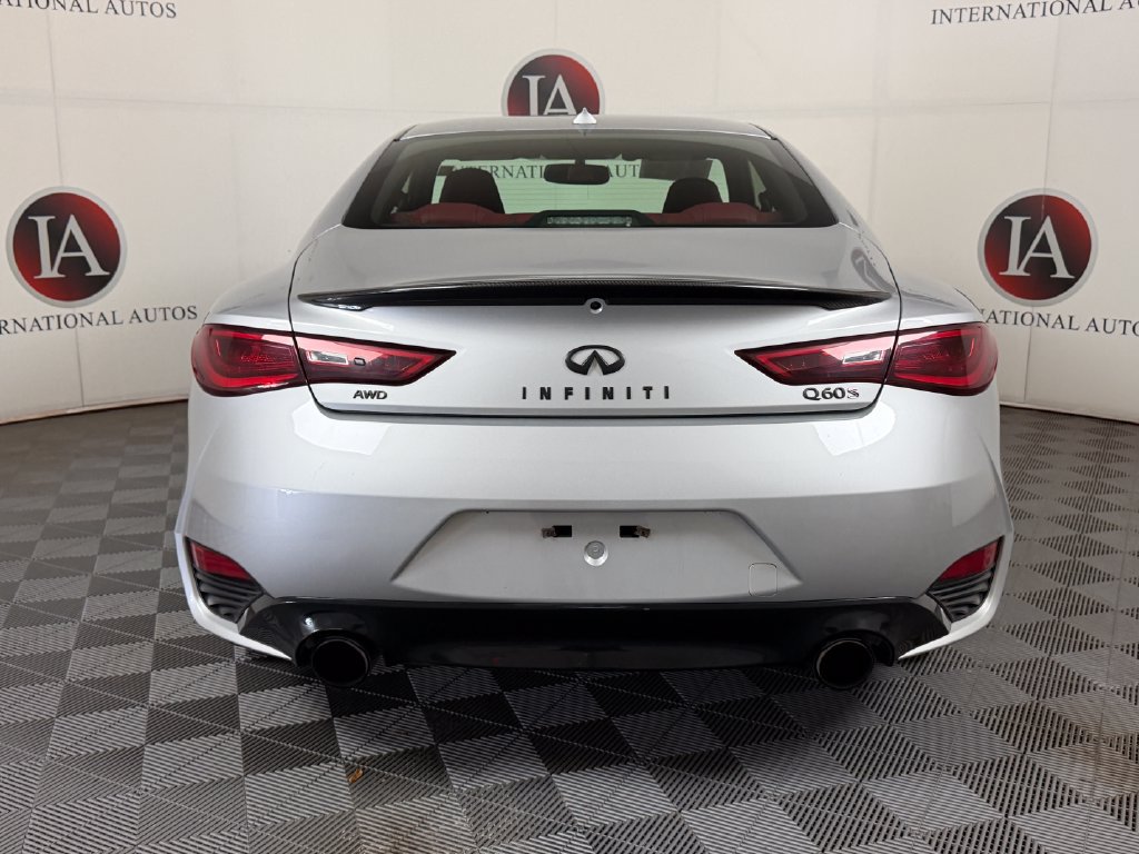 Used 2018 INFINITI Q60 Red Sport 400 AWD/4WD image 7