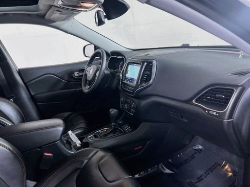 Used 2022 Jeep Cherokee Trailhawk w/ Sun, Sound & Nav Group AWD/4WD image 29