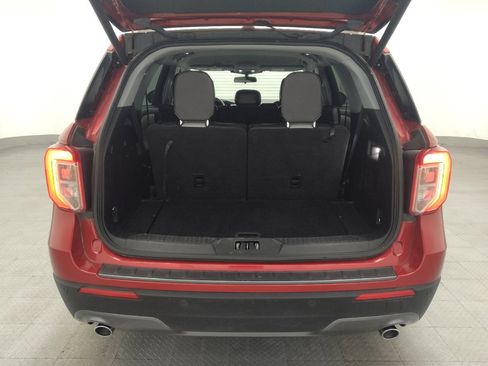 Used 2021 Ford Explorer XLT w/ Equipment Group 202A RWD image 29