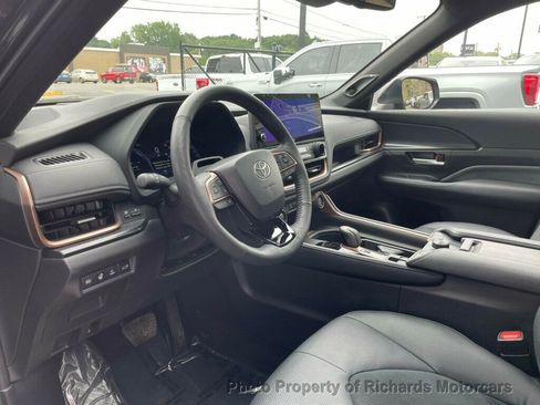 Used 2024 Toyota Grand Highlander AWD Hybrid image 10