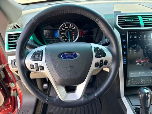 Used 2014 Ford Explorer XLT w/ Equipment Group 202A image 14