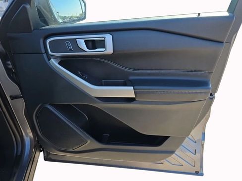 Used 2021 Ford Explorer XLT w/ Equipment Group 202A image 23