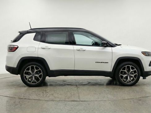 Used 2025 Jeep Compass Limited image 11