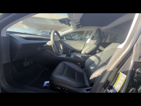 Used 2025 Tesla Model 3 Long Range RWD image 6