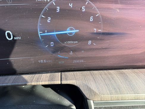 Used 2023 Kia Telluride SX image 4