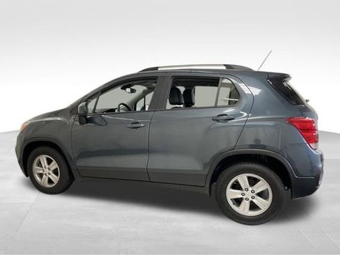 Used 2021 Chevrolet Trax LT FWD image 3