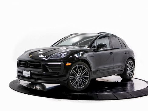 Certified 2025 Porsche Macan image 1
