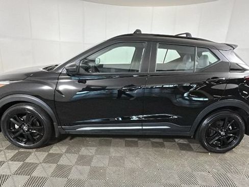 Used 2024 Nissan Kicks SR w/ SR Premium Package FWD image 5