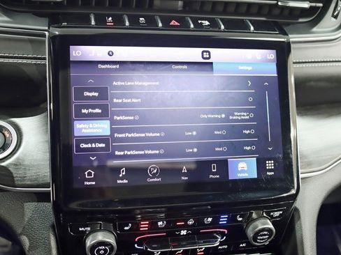 Used 2021 Jeep Grand Cherokee L Overland w/ Luxury Tech Group IV image 23