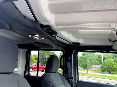 Used 2023 Jeep Wrangler Unlimited w/ 8.4" Radio Group AWD/4WD image 19
