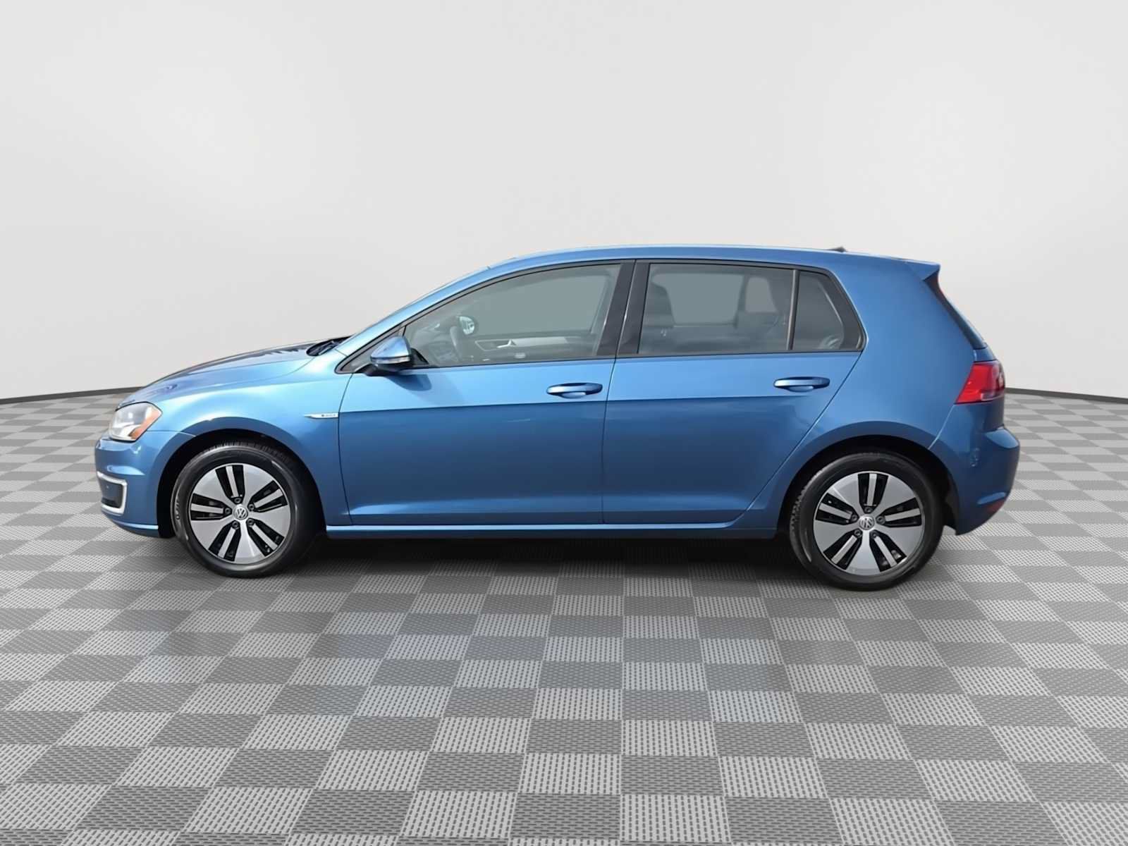 Used 2016 Volkswagen e-Golf SE w/ DC Fast Charging Package FWD image 5
