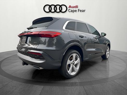 Used 2025 Audi Q5 Premium Plus w/ Premium Plus AWD/4WD image 5