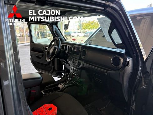 Used 2023 Jeep Wrangler Unlimited w/ Cold Weather Group AWD/4WD image 20