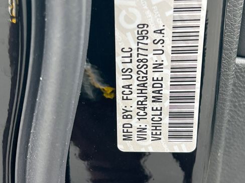 New 2025 Jeep Grand Cherokee Altitude image 22