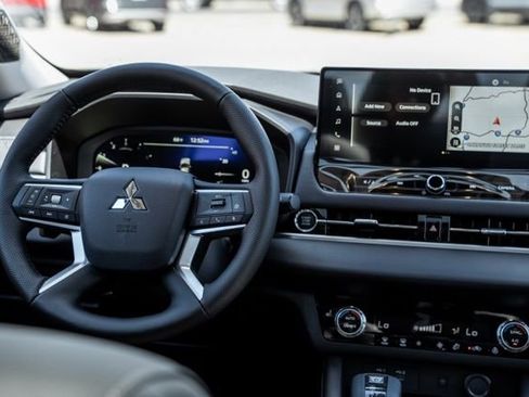 New 2026 Mitsubishi Outlander SE FWD image 14