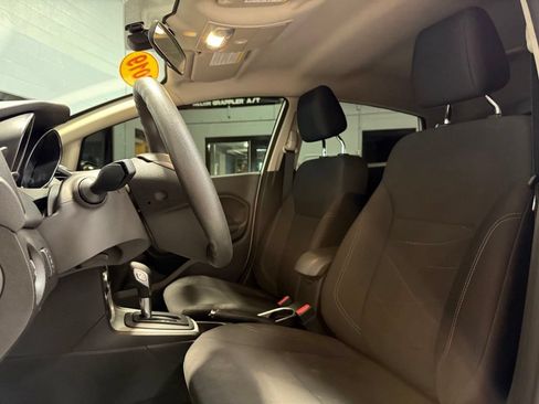 Used 2019 Ford Fiesta SE FWD image 9