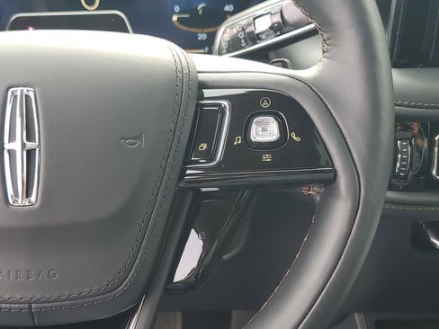 New 2026 Lincoln Aviator AWD image 17