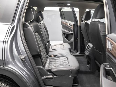 Certified 2025 Volkswagen Atlas SEL Premium R-Line image 30