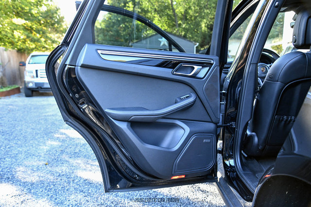 Used 2021 Porsche Macan AWD/4WD image 30