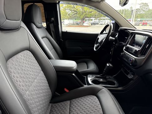 Used 2018 Chevrolet Colorado Z71 image 30