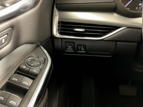 Used 2023 Cadillac XT4 Premium Luxury AWD/4WD image 15