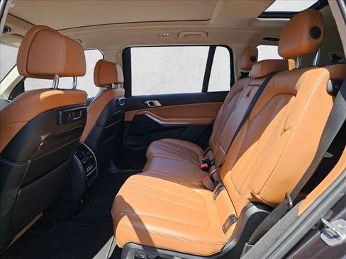 Used 2022 BMW X7 xDrive40i AWD/4WD image 17