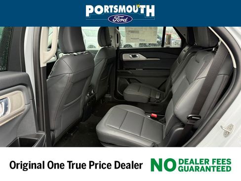 New 2026 Ford Explorer Active w/ Active Comfort Package image 5