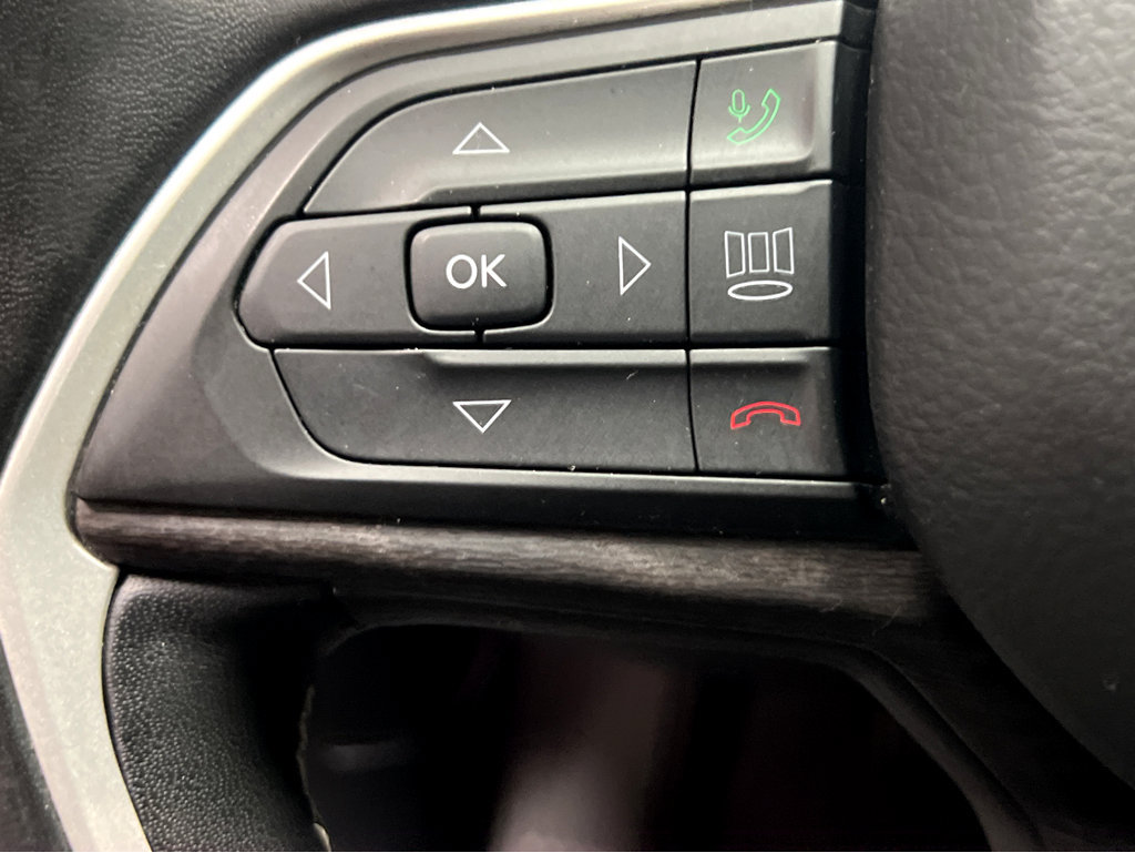 Used 2021 Jeep Grand Cherokee L Limited AWD/4WD image 11