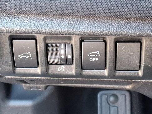 Used 2020 Subaru Outback Premium image 24