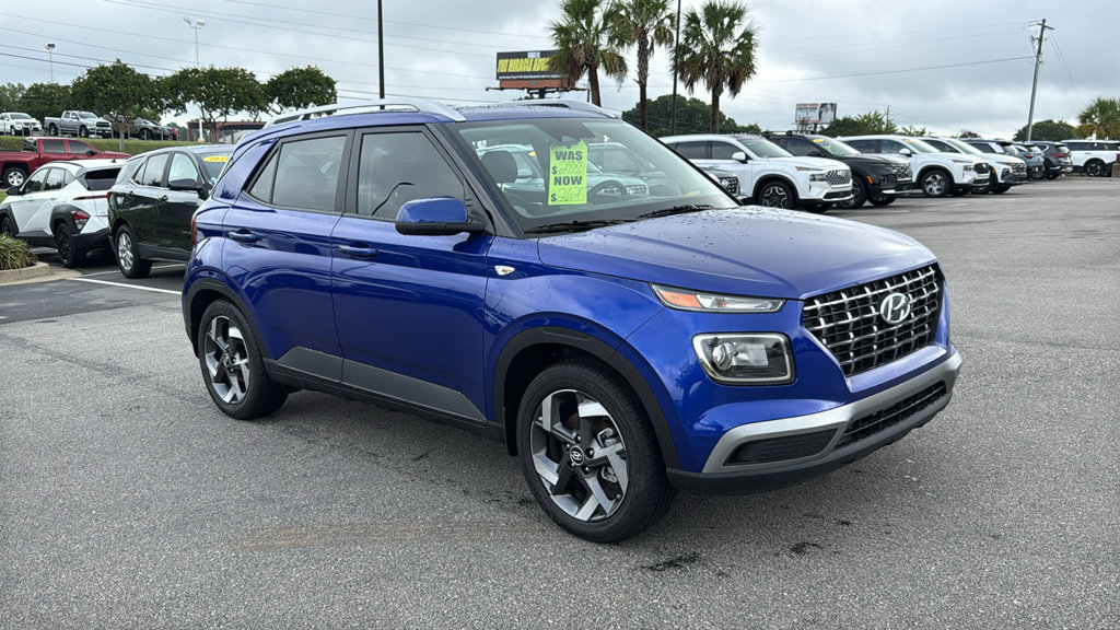 Used 2026 Hyundai Venue SEL FWD image 1
