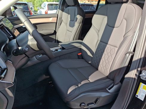 New 2026 Volvo XC90 B6 Plus w/ Protection Package Premier image 10