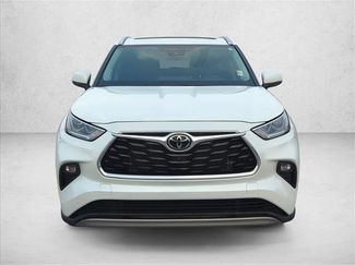 Certified 2022 Toyota Highlander Platinum video 2
