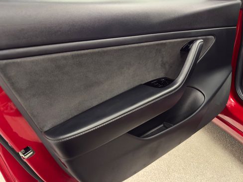 Used 2018 Tesla Model 3 Long Range image 14