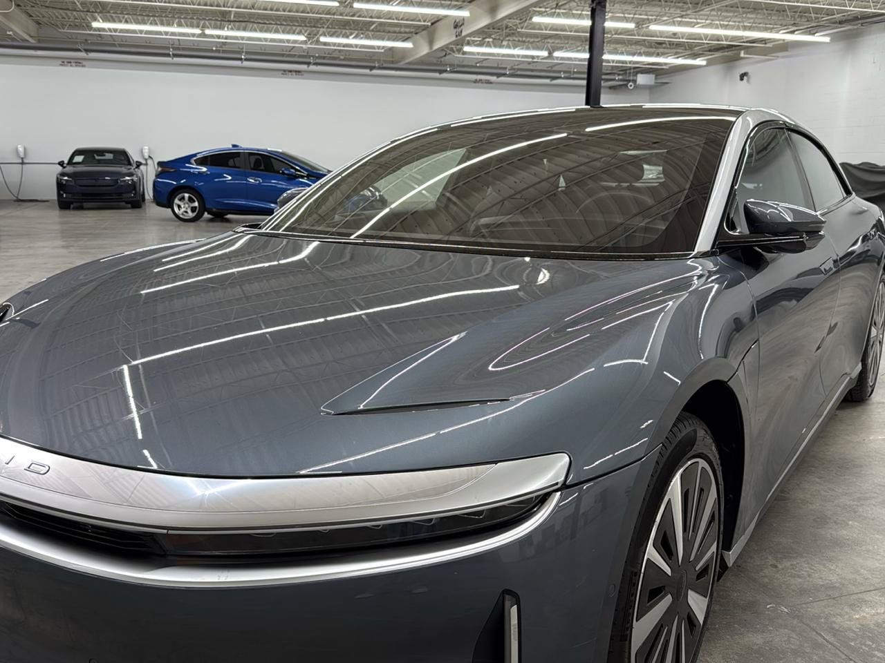 Used 2025 Lucid Air Touring AWD/4WD image 2