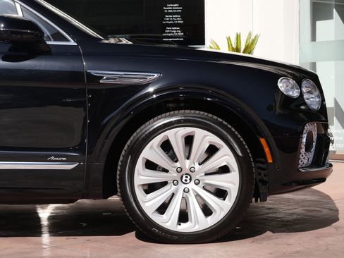 Used 2023 Bentley Bentayga Extended Wheelbase AWD/4WD image 6