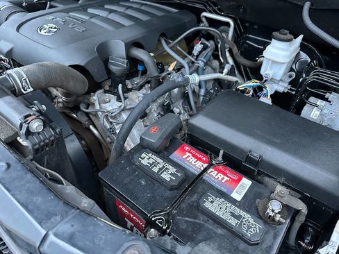 Used 2019 Toyota Sequoia Platinum image 35