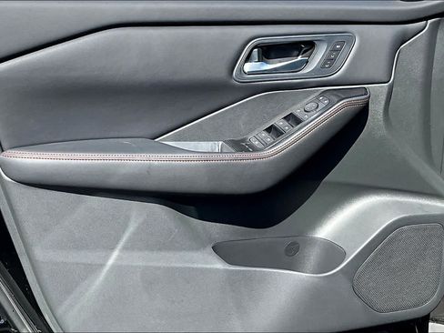 New 2026 Nissan Rogue SV AWD/4WD image 10