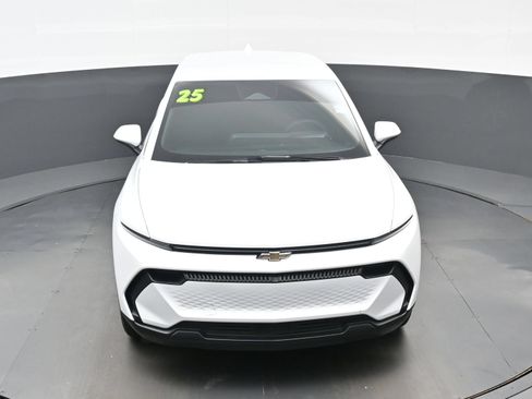 Used 2025 Chevrolet Equinox EV LT FWD image 38