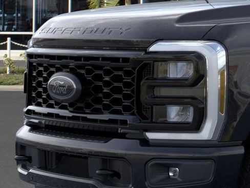 New 2026 Ford F250 Lariat w/ Black Appearance Package AWD/4WD image 17