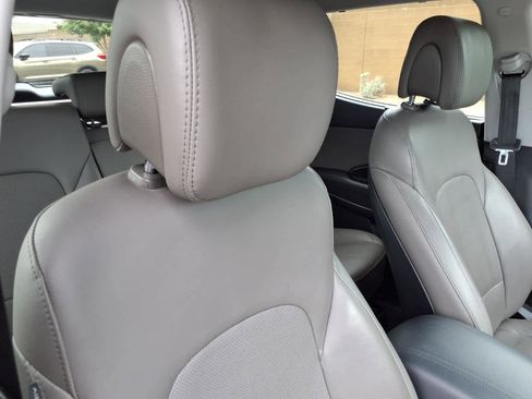 Used 2018 Hyundai Santa Fe Sport image 18